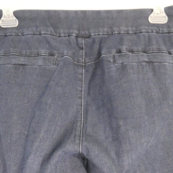 LEE - Style Wrap | size 14 medium | Blue Denim - Jean Capri Pants - Picture 11 of 16